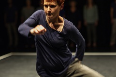 DIE METABOLISTEN - Stoff wechseln Preview |  Silke Z. resistdance | Alte Feuerwache

Künstlerische Leitung / Choreographie: Silke Z. in Zusammenarbeit mit den
Performern: Angus Balbernie, Lisa Kirsch, Marion Dieterle, Dong Uk Kim, Florian Patschovsky, Susanne Heck, Ulrike Lösch-Will, Charles Ripley, Caroline Simon, Gitta Roser, Malina Hoffmann, Josef Hofmann, Abine Leão Ka, Bettina Muckenhaupt
Lichtdesign: Ansgar Kluge
Sounddesign: André Zimmermann
Administration: Brita Keller
Management: Mechtild Tellmann
Koproduziert von: Tanz-und Theaterwerkstatt Ludwigsburg, DansBrabant (Tilburg)